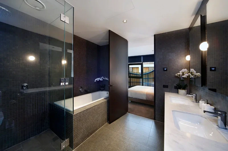 Master ensuite with quality fittings