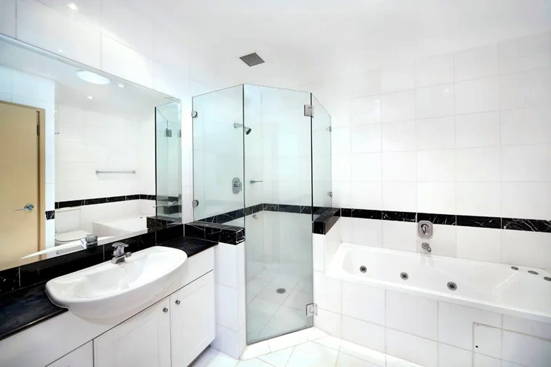 Elegant bathroom furnished to The Westprecinct Standard