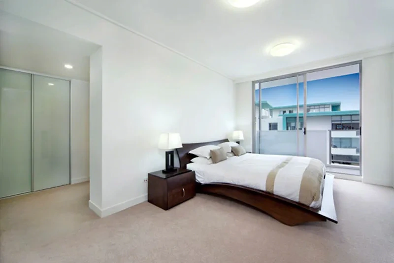 King-sized furnished master bedroom